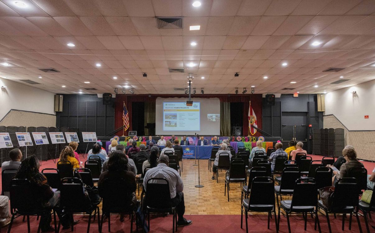 Group pf People in an auditorium